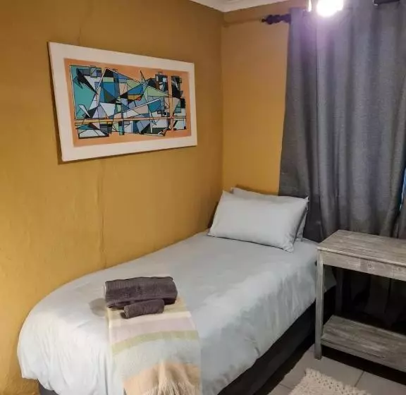 ペンション Serval Guest House