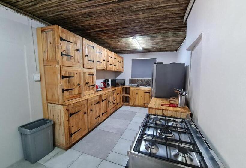 Пансион Serval Guest House