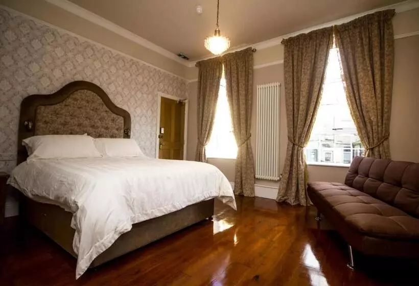The Rose Bed And Breakfast