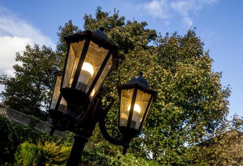 The Rose Bed And Breakfast