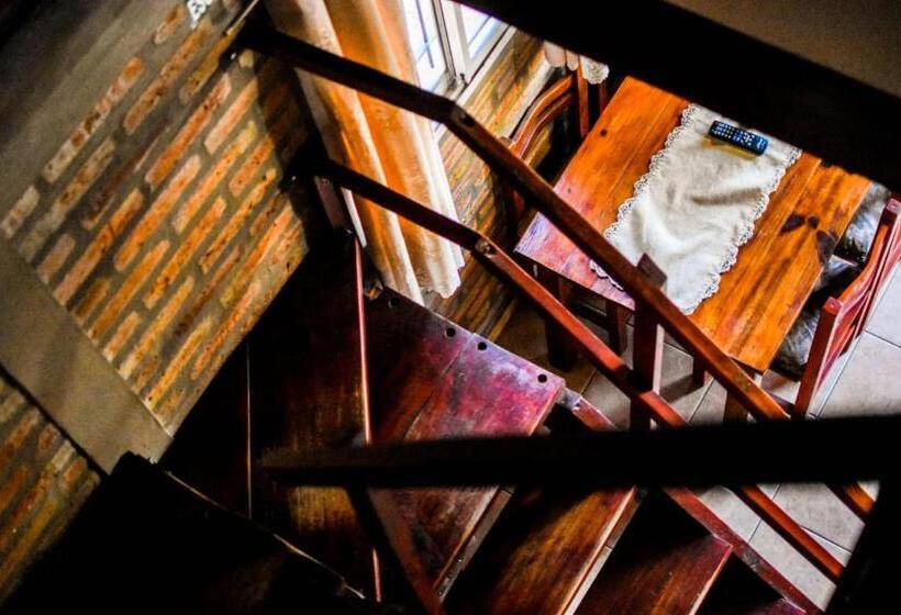 ユースホステル Cabañas De Mora