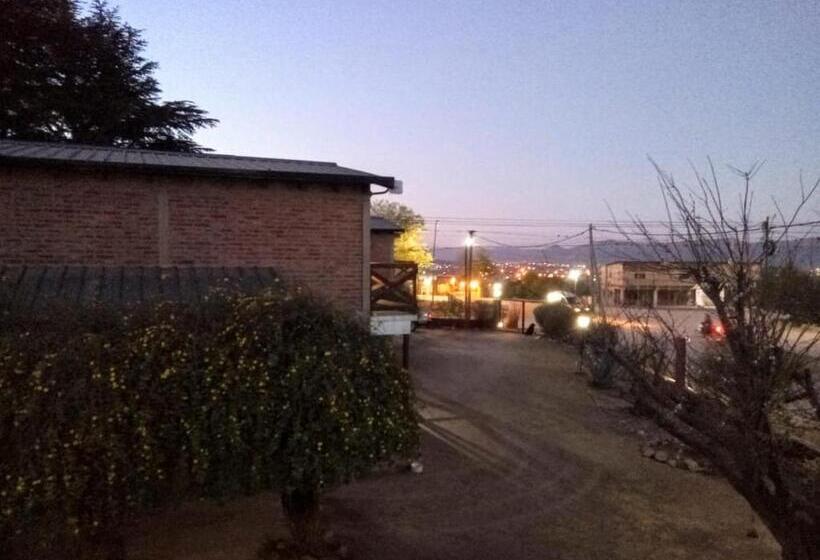 ユースホステル Cabañas De Mora