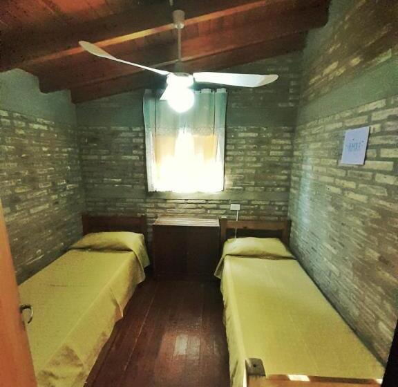 ユースホステル Cabañas De Mora