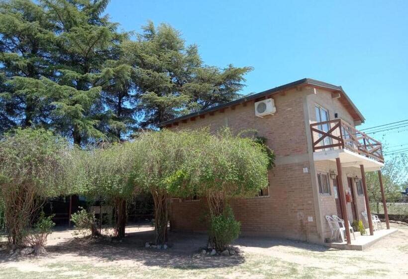 ユースホステル Cabañas De Mora