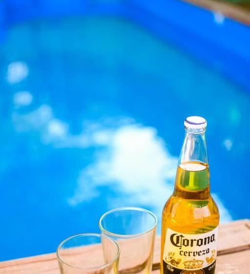 ユースホステル Cabañas De Mora