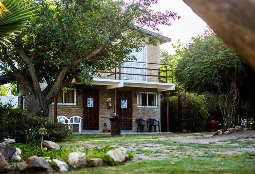 ユースホステル Cabañas De Mora