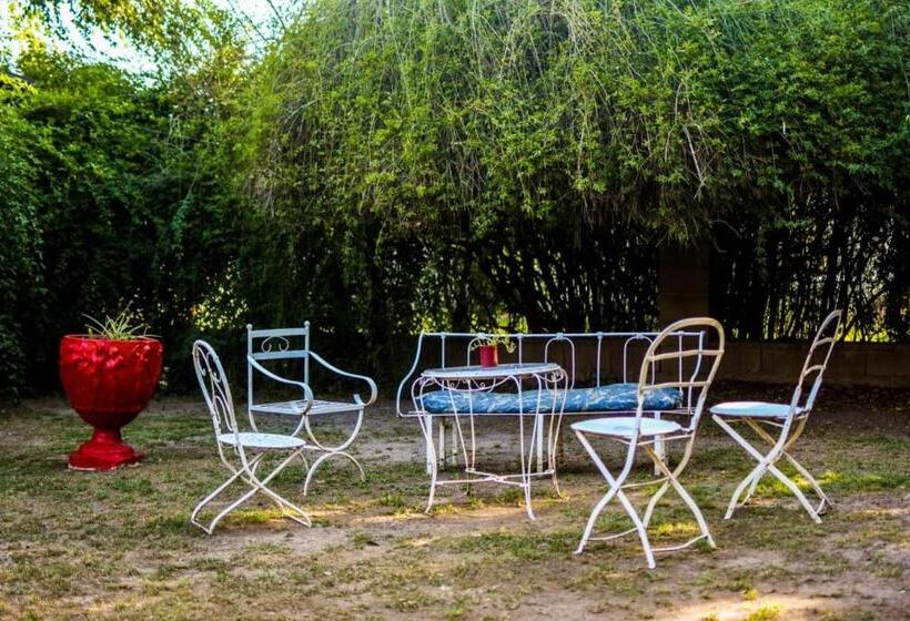 ユースホステル Cabañas De Mora