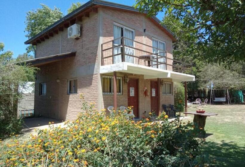 ユースホステル Cabañas De Mora