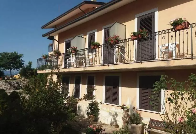 ベッドアンドブレックファースト La Loggia