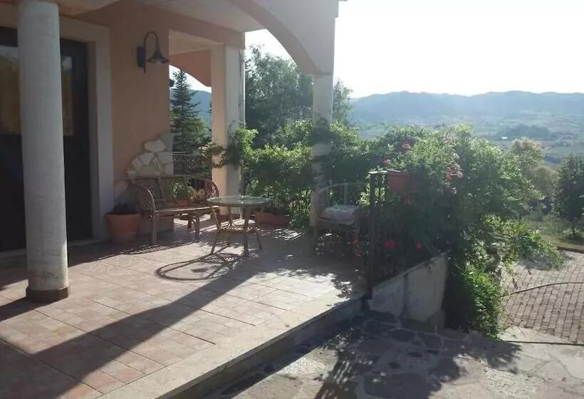 ベッドアンドブレックファースト La Loggia