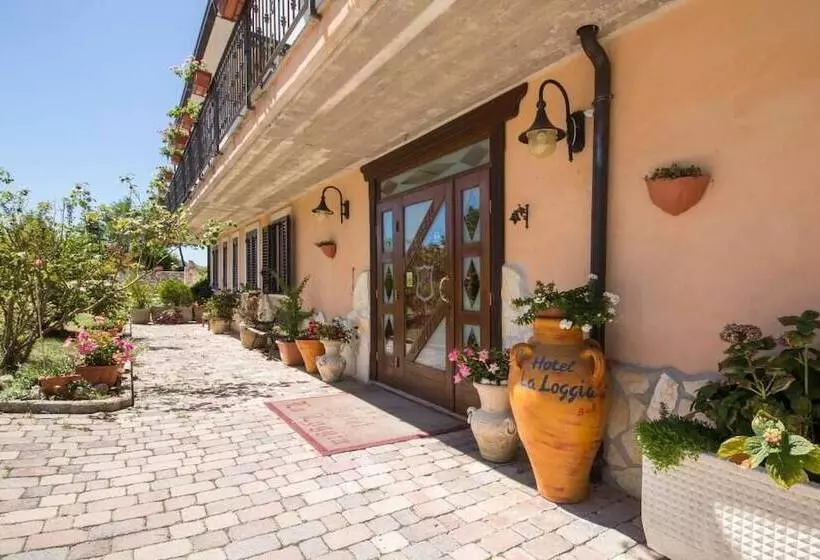 ベッドアンドブレックファースト La Loggia