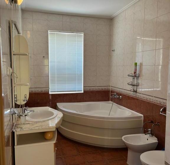 تختخواب و صبحانه Sezim