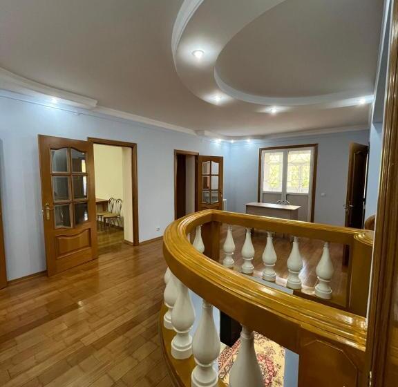 تختخواب و صبحانه Sezim