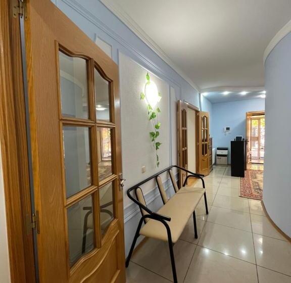 تختخواب و صبحانه Sezim