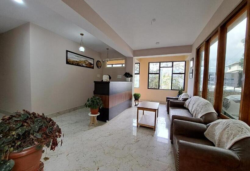 Nocleg ze śniadaniem Snow White Retreat Hotel And Restaurant