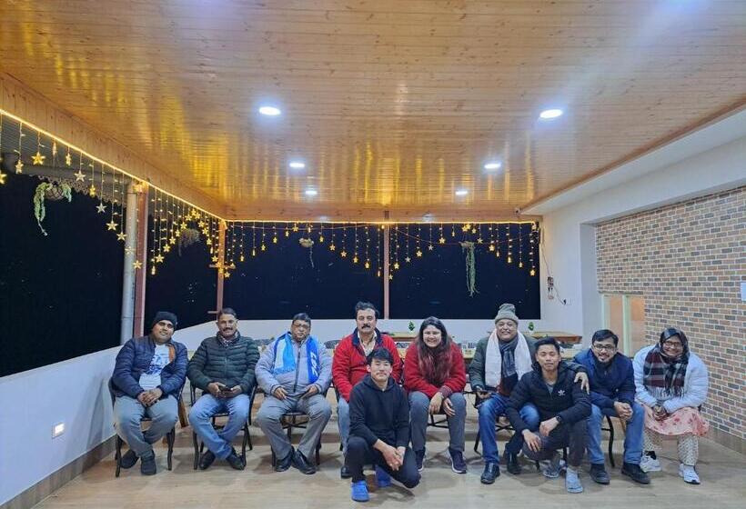 Nocleg ze śniadaniem Snow White Retreat Hotel And Restaurant