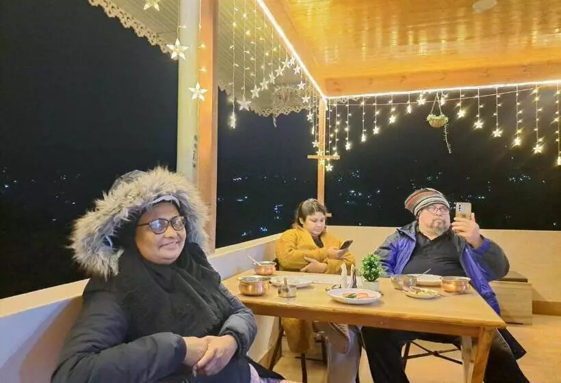 ベッドアンドブレックファースト Snow White Retreat Hotel And Restaurant