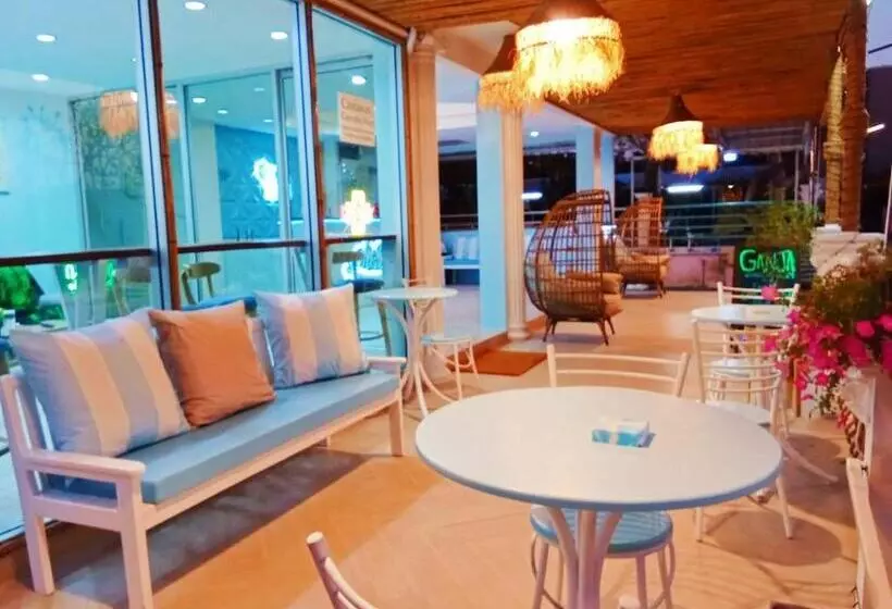 هتل Castaway S 420