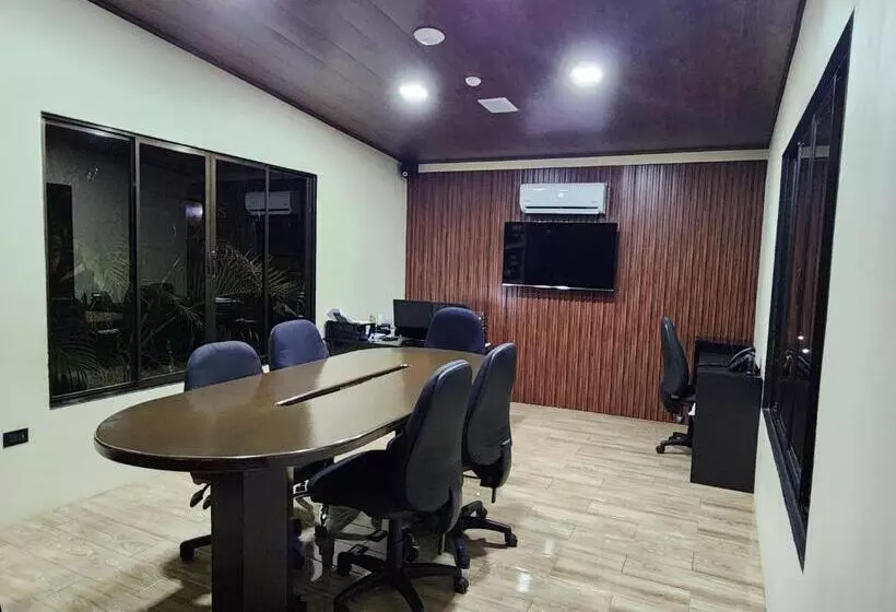 Hotelli Contenedores Corporativos