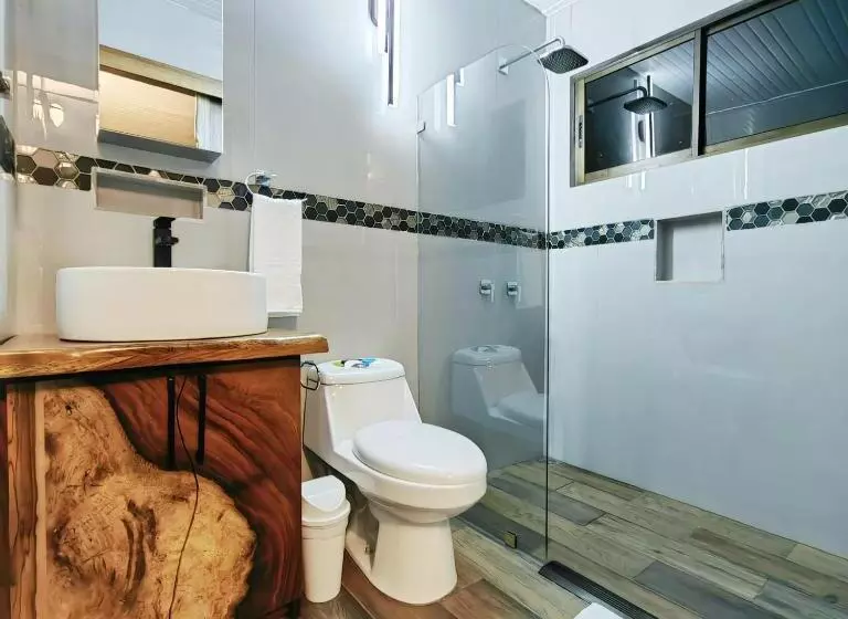 Hotelli Contenedores Corporativos