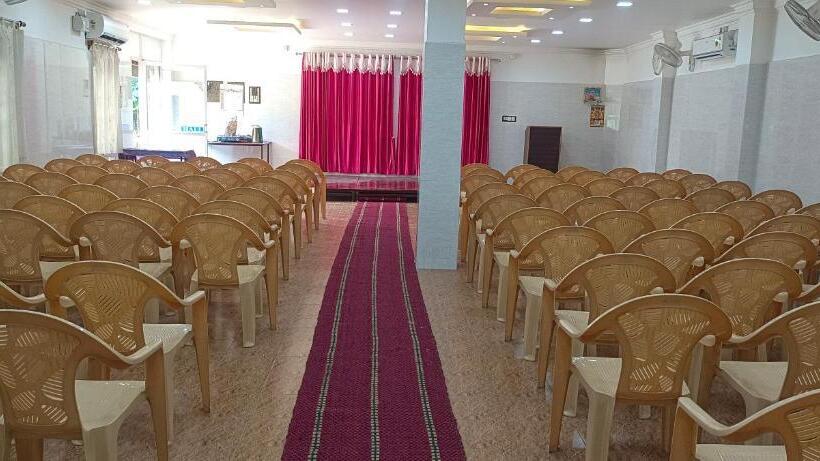 فندق Greenday Residency