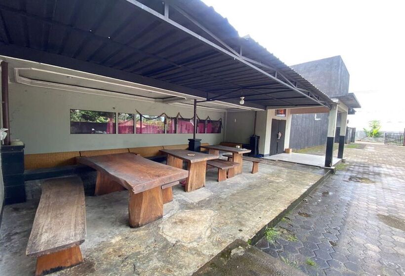 Szálloda Oyo 93440 Warde