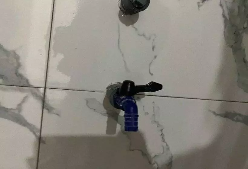 ホテル Oyo 93440 Warde