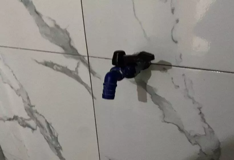 ホテル Oyo 93440 Warde