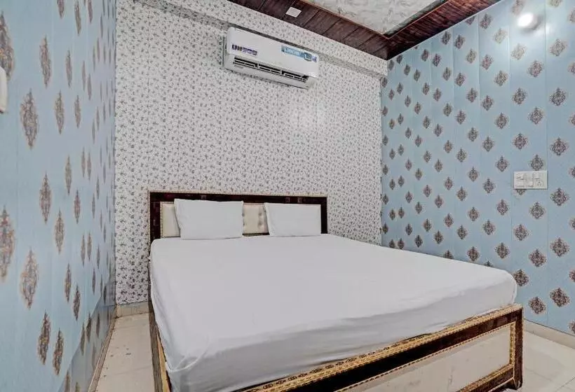 Hotelli Oyo Krishna Restaurant Near Line Paar