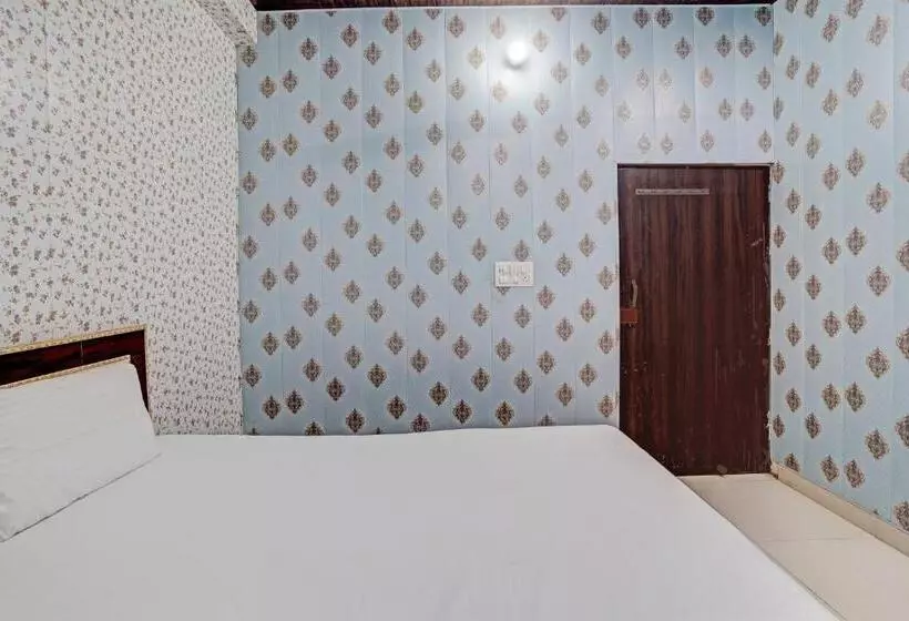 Hotelli Oyo Krishna Restaurant Near Line Paar