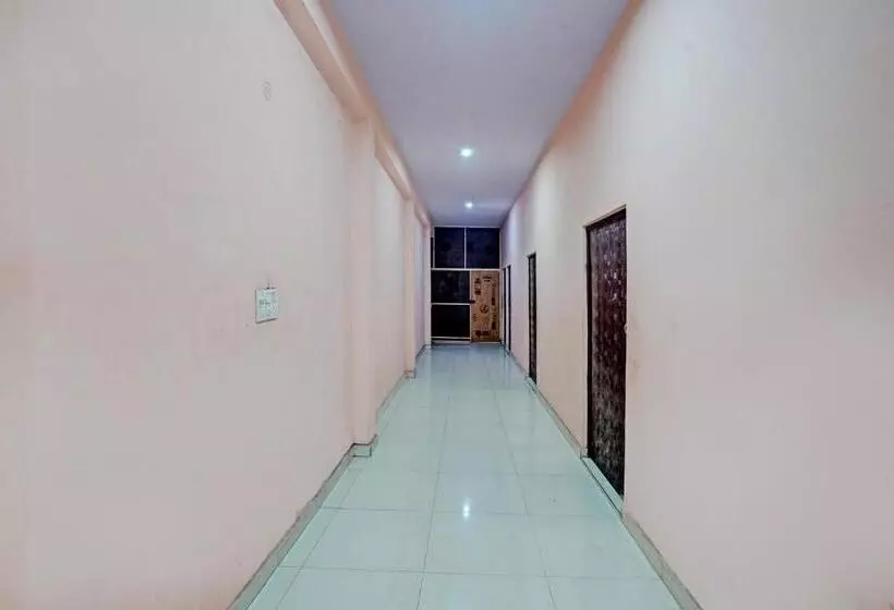Hotelli Oyo Krishna Restaurant Near Line Paar