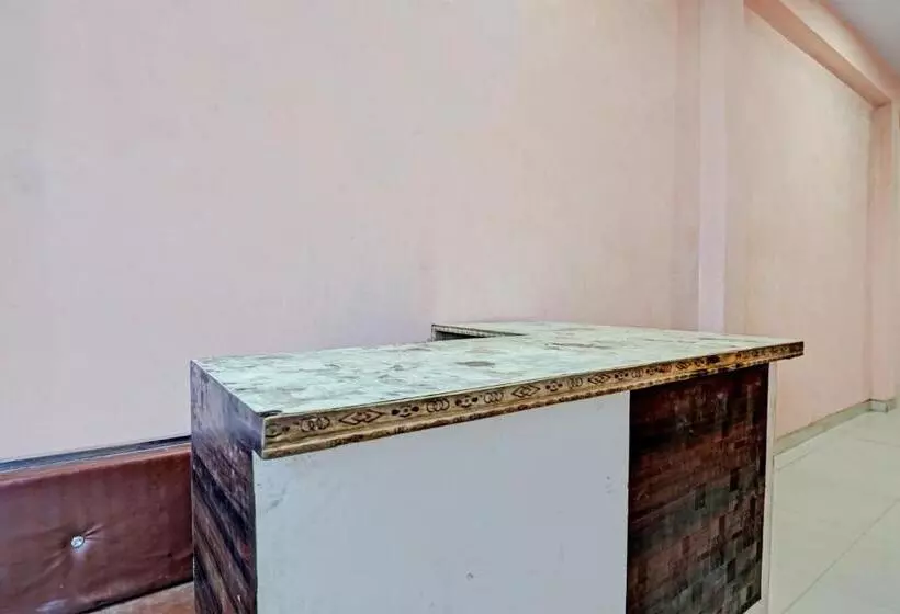 Hotelli Oyo Krishna Restaurant Near Line Paar