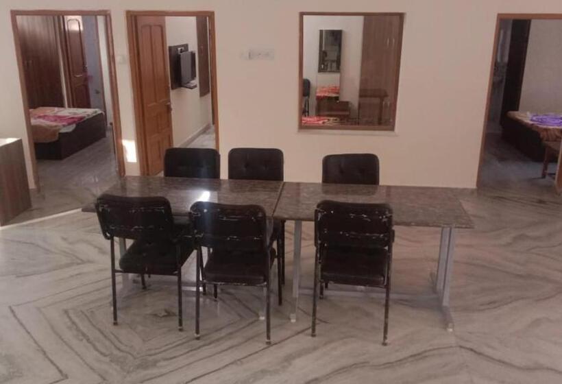 ホテル Pushkar Mountain Resort