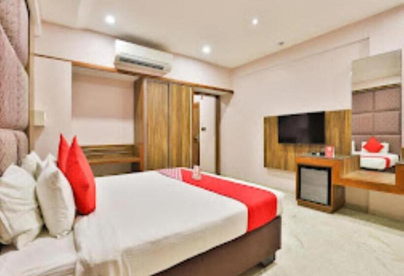 Отель Radhe Anand