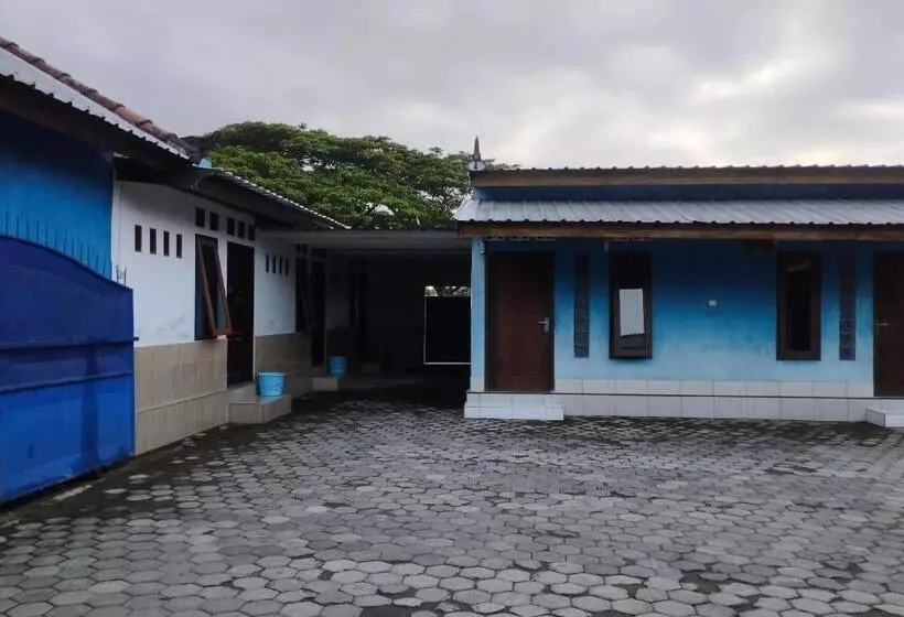 ホテル Spot On 93436 Penginapan Mekar Sari