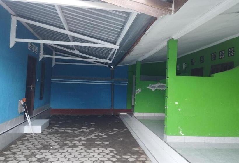 Otel Spot On 93436 Penginapan Mekar Sari