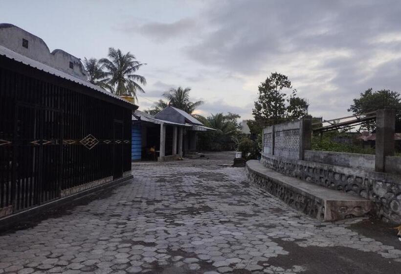 Otel Spot On 93436 Penginapan Mekar Sari