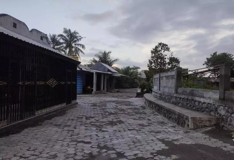 ホテル Spot On 93436 Penginapan Mekar Sari