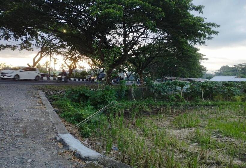 Otel Spot On 93436 Penginapan Mekar Sari