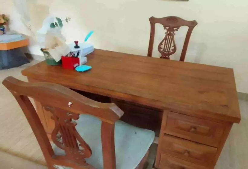 ホテル Spot On 93436 Penginapan Mekar Sari