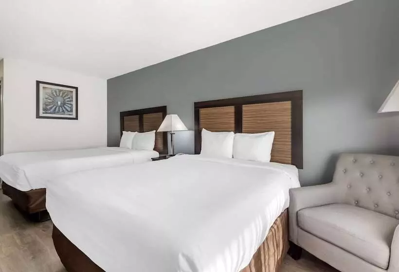 Hotelli Suburban Studios Gainesville