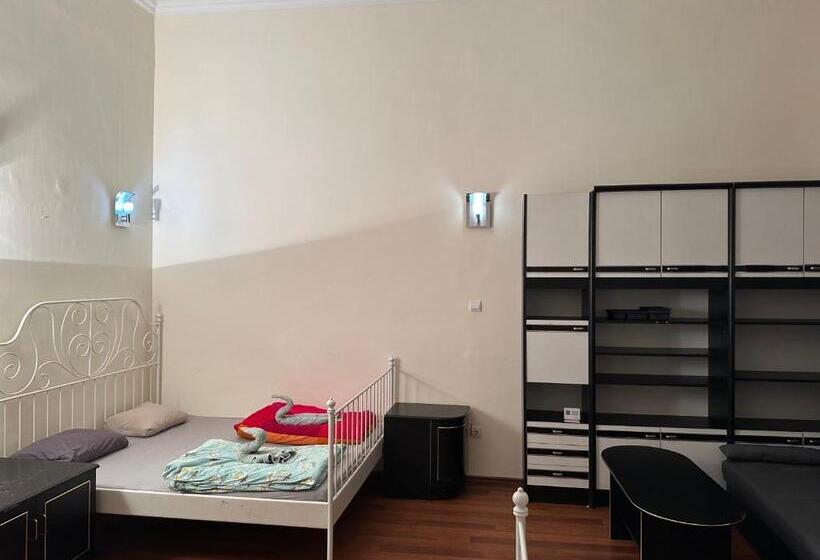 פנסיון Buda Nyugati Railway Station