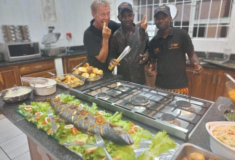 Peri Peri Divers B&b Morrungulo