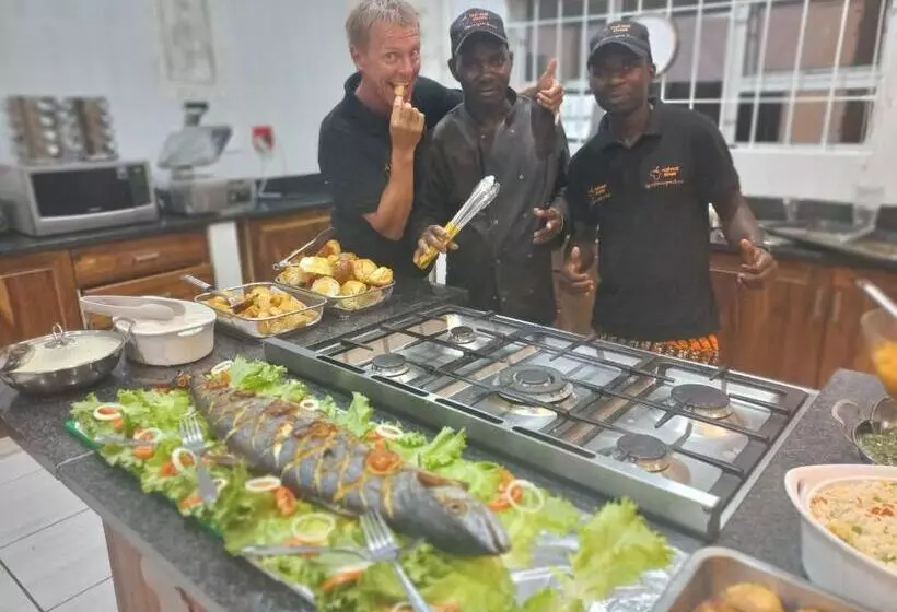 Peri Peri Divers B&b Morrungulo