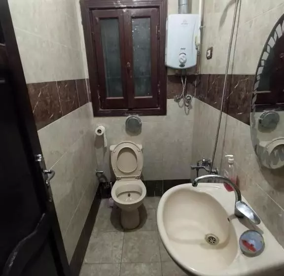Victoria Hostel For Men Only