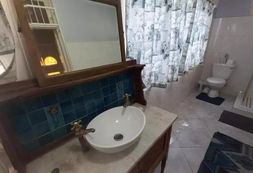 تختخواب و صبحانه Leicester Guest House