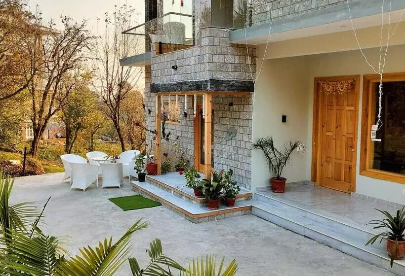 ベッドアンドブレックファースト Shepherds Of Dharamshala