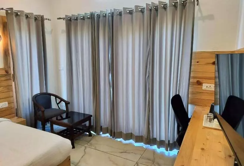 ベッドアンドブレックファースト Shepherds Of Dharamshala