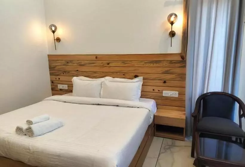 ベッドアンドブレックファースト Shepherds Of Dharamshala