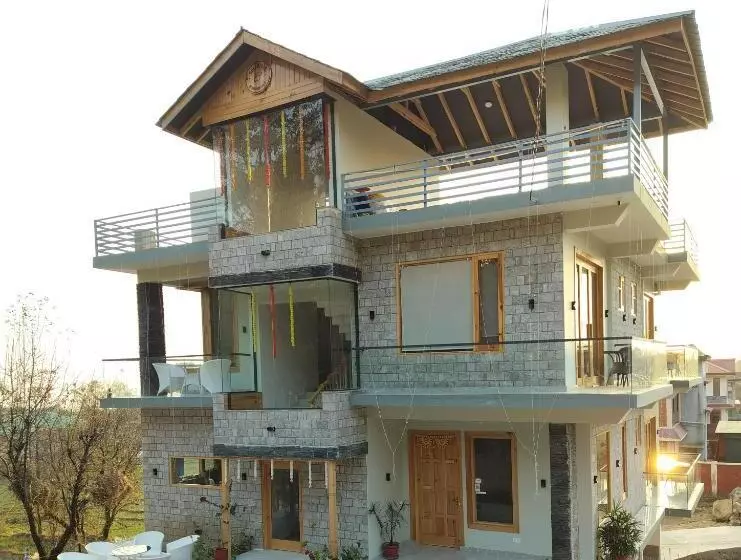 ベッドアンドブレックファースト Shepherds Of Dharamshala